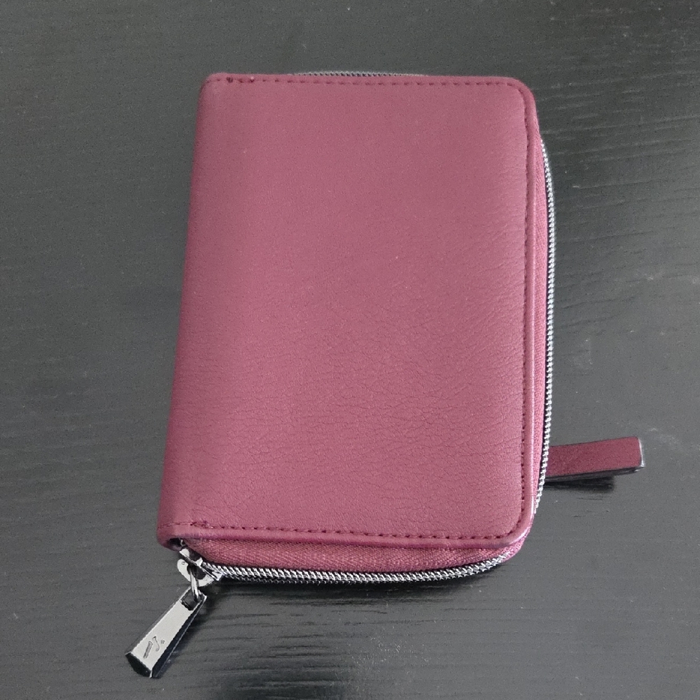 Simply Vera Burgundy Zip-Around Wallet